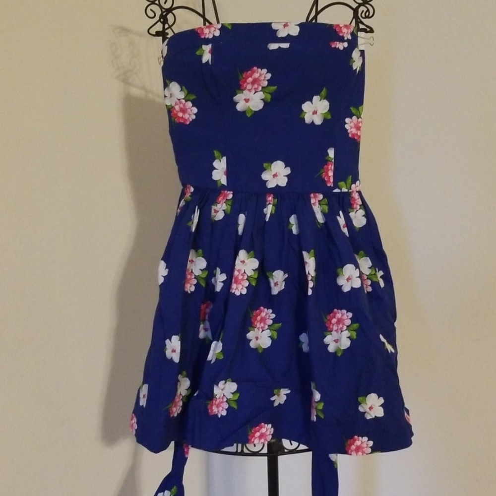 Super cute floral dress